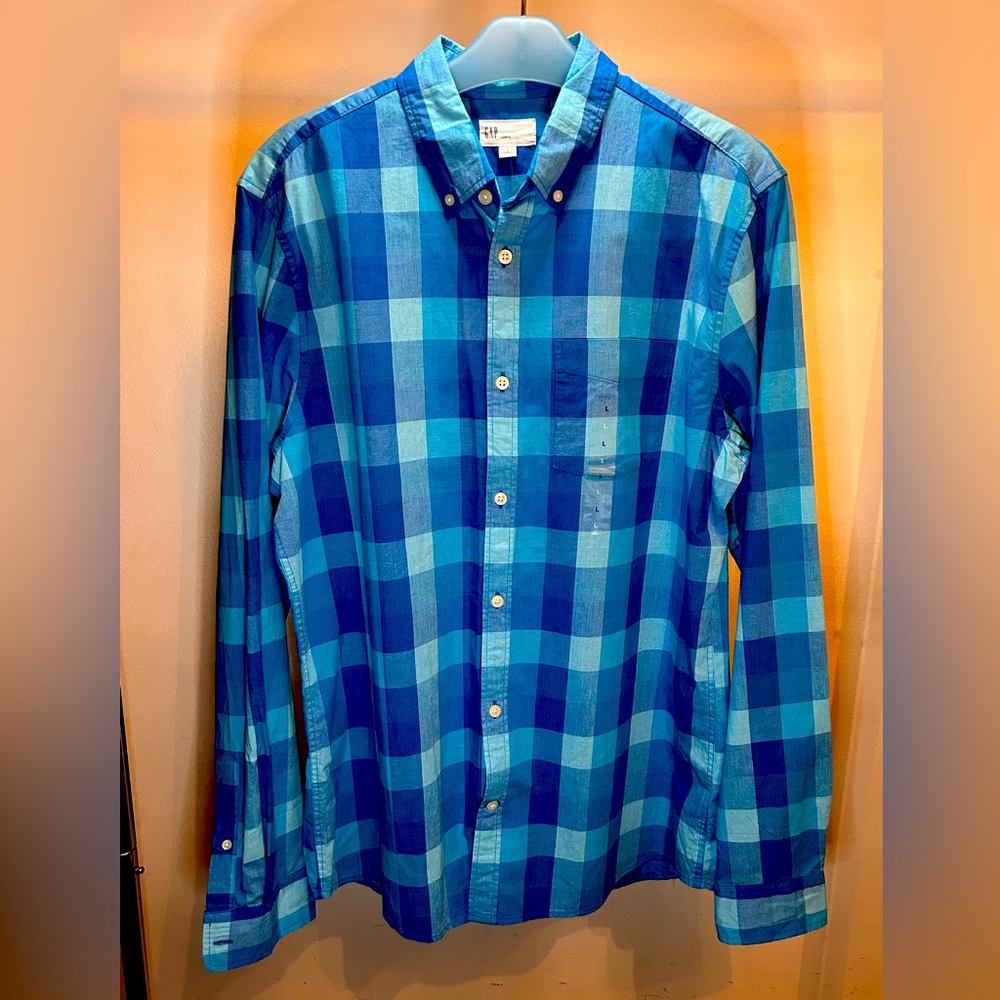 New Gap Shirt , L size, blue color.